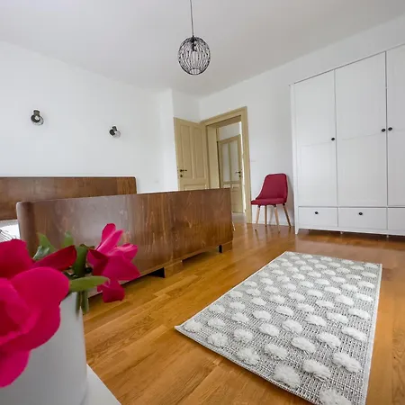 Holiday home Hisa Magnolija *