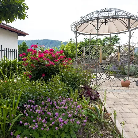 Hisa Magnolija Holiday home *