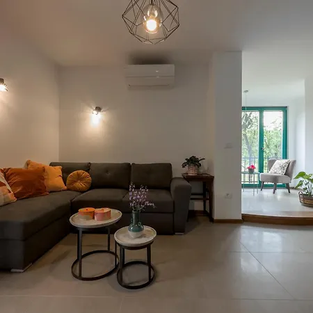 Hisa Magnolija * Tolmin